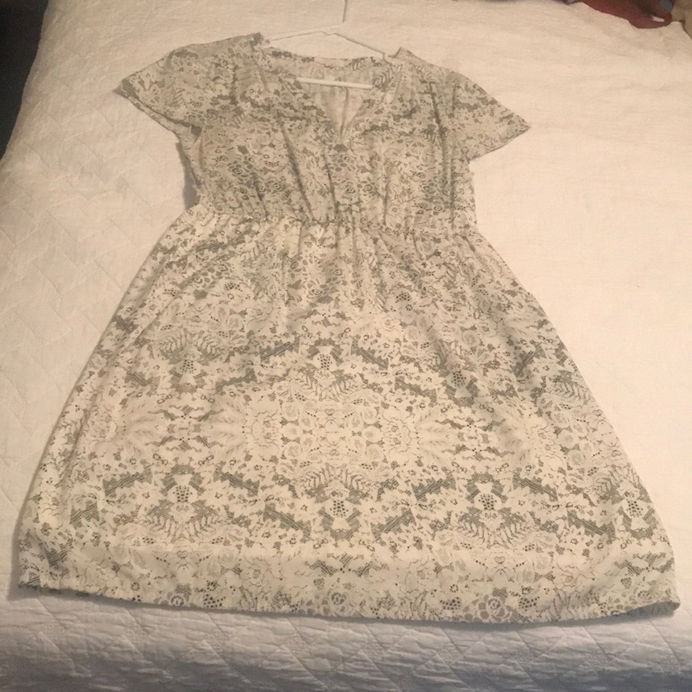 Black and white dress with POCKETS!!!